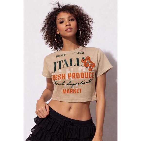 Divided by H&M Tops - NWOT Divided H & M Women's Cropped Top Fresh Produce Size Medium